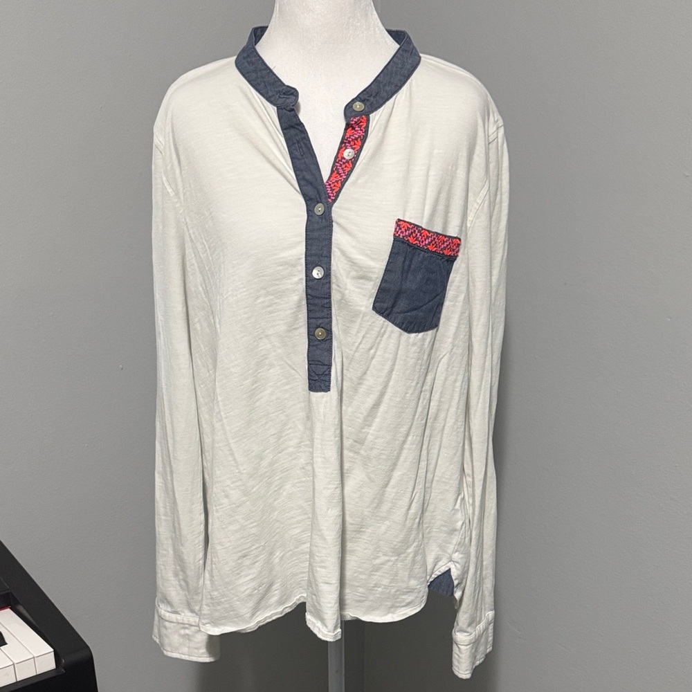 Vineyard Vines White and Navy Casual Shirt